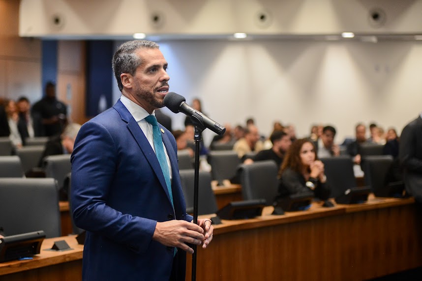 Projeto sobre defesa pessoal para mulheres sai de pauta após receber emendas e gerar embate na Alerj sobre assinaturas ‘escaneadas’