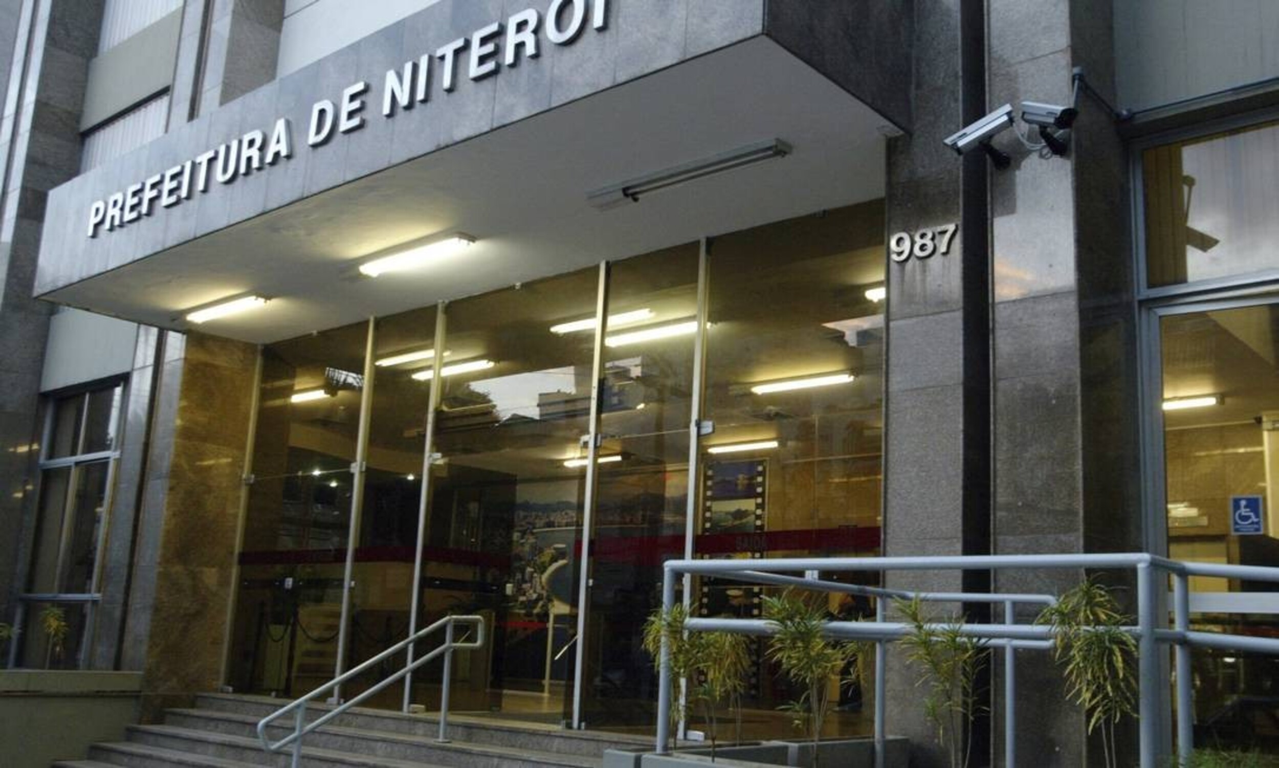Prefeitura de Niterói diz que não há multa em execução contra Rodrigo Neves em ação sobre quadro de servidores