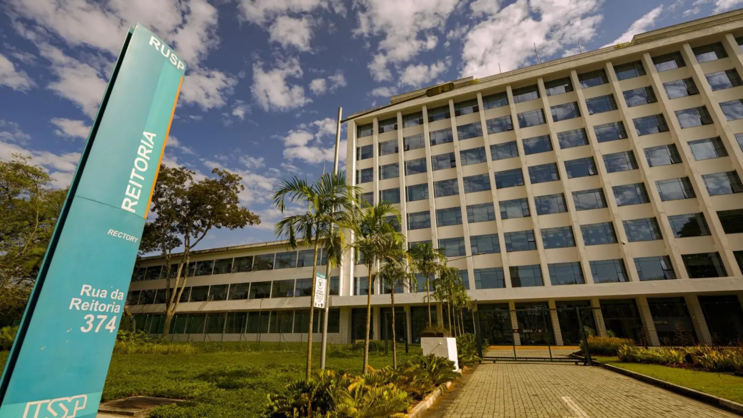 Greve na USP chega ao fim após 54 dias e estudantes aprovam retorno às aulas