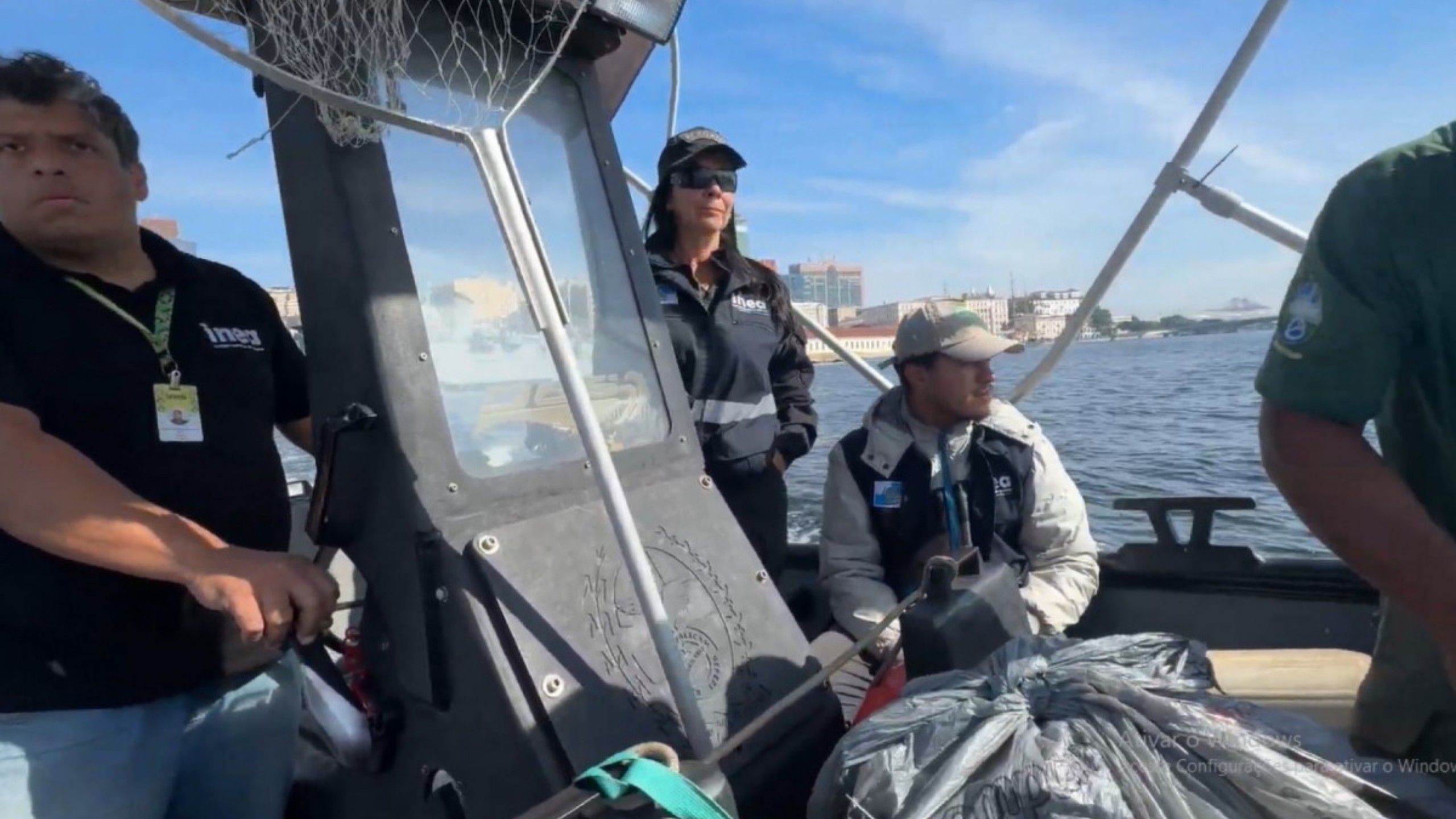 Restaurante flutuante na Urca é multado por despejar esgoto na Baía de Guanabara