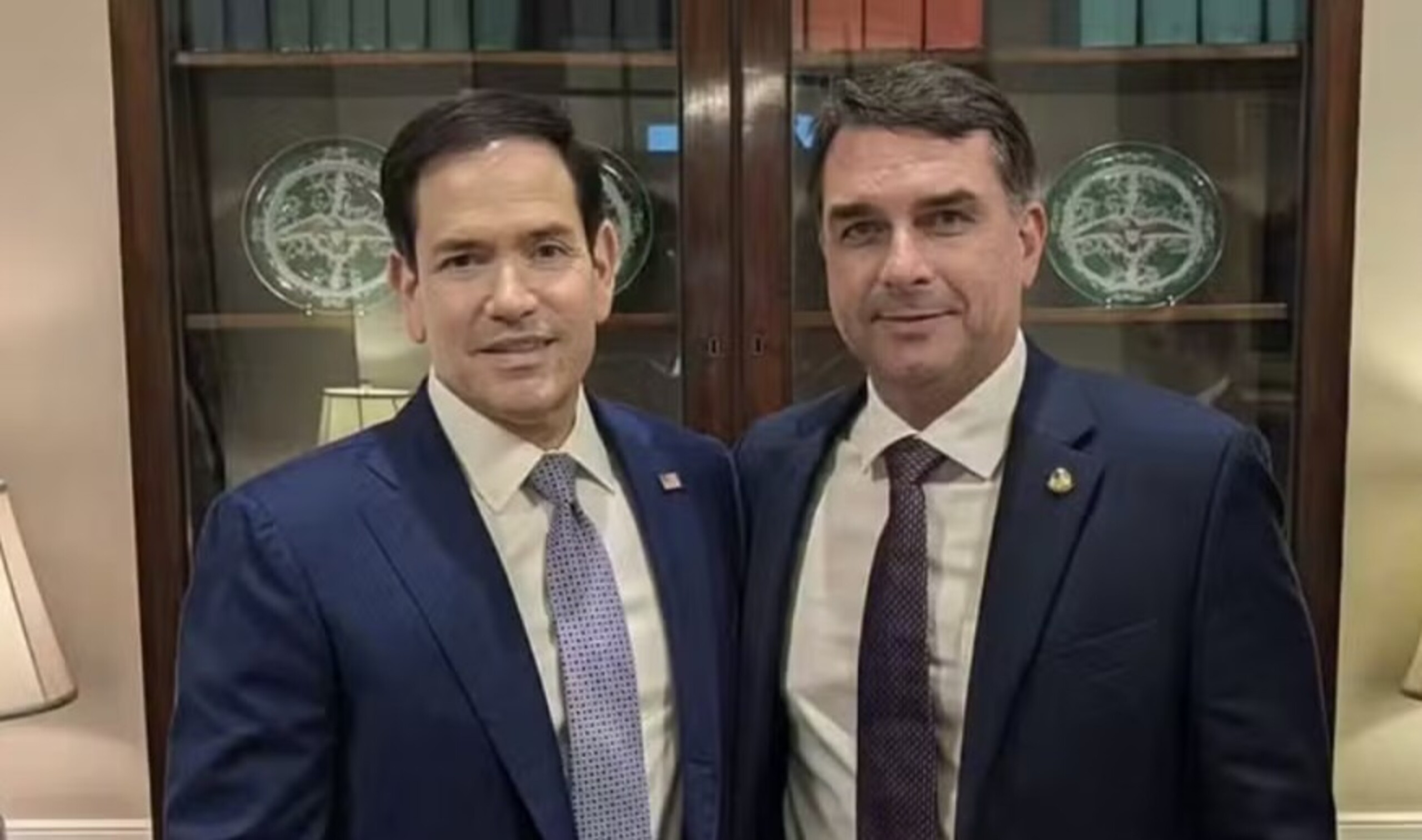 Rubio responde carta de Flávio Bolsonaro e mantém apoio ao tarifaço contra o Brasil