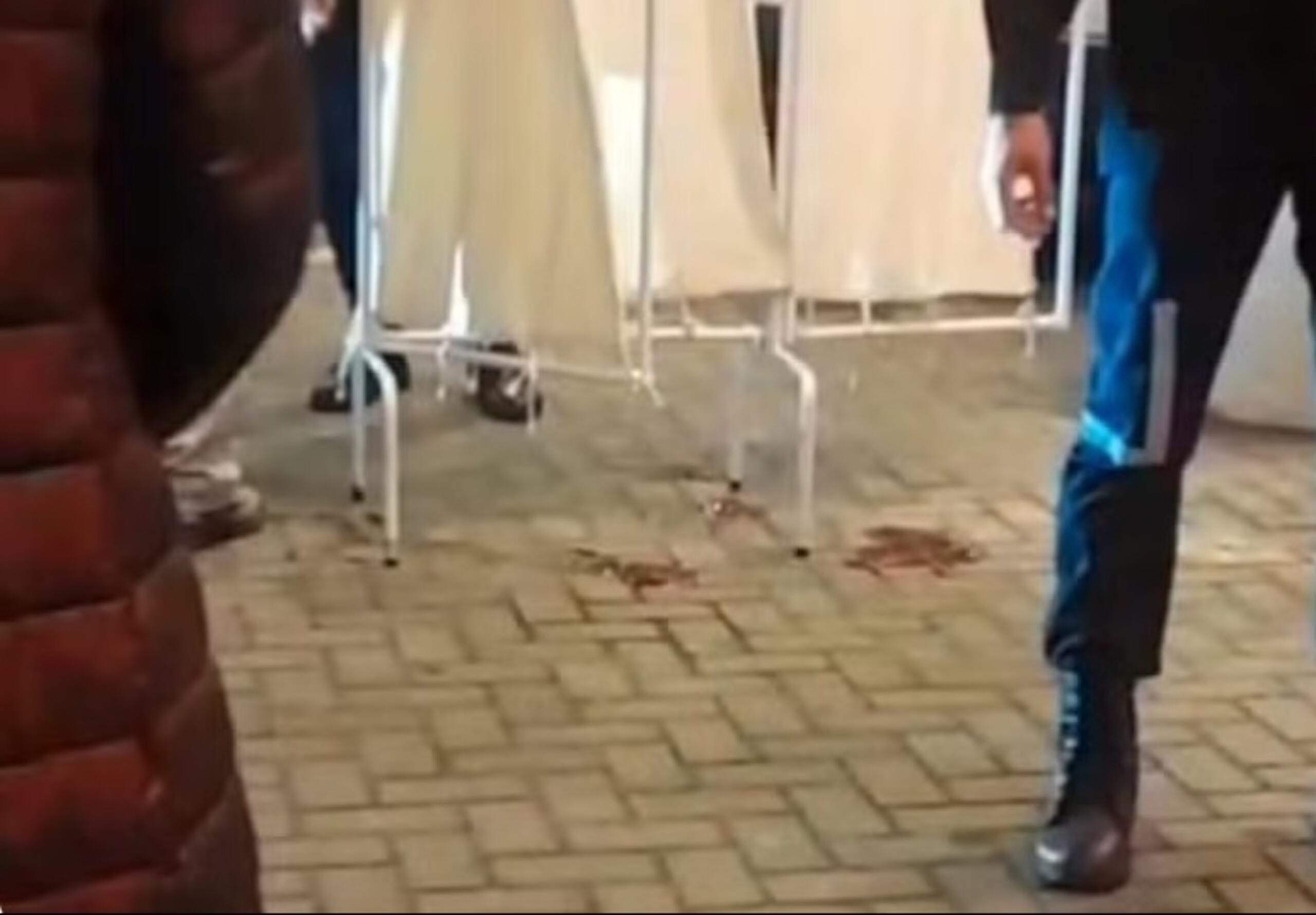 Tiroteio entre PM de folga e outro homem deixa dois feridos em shopping de Caxias