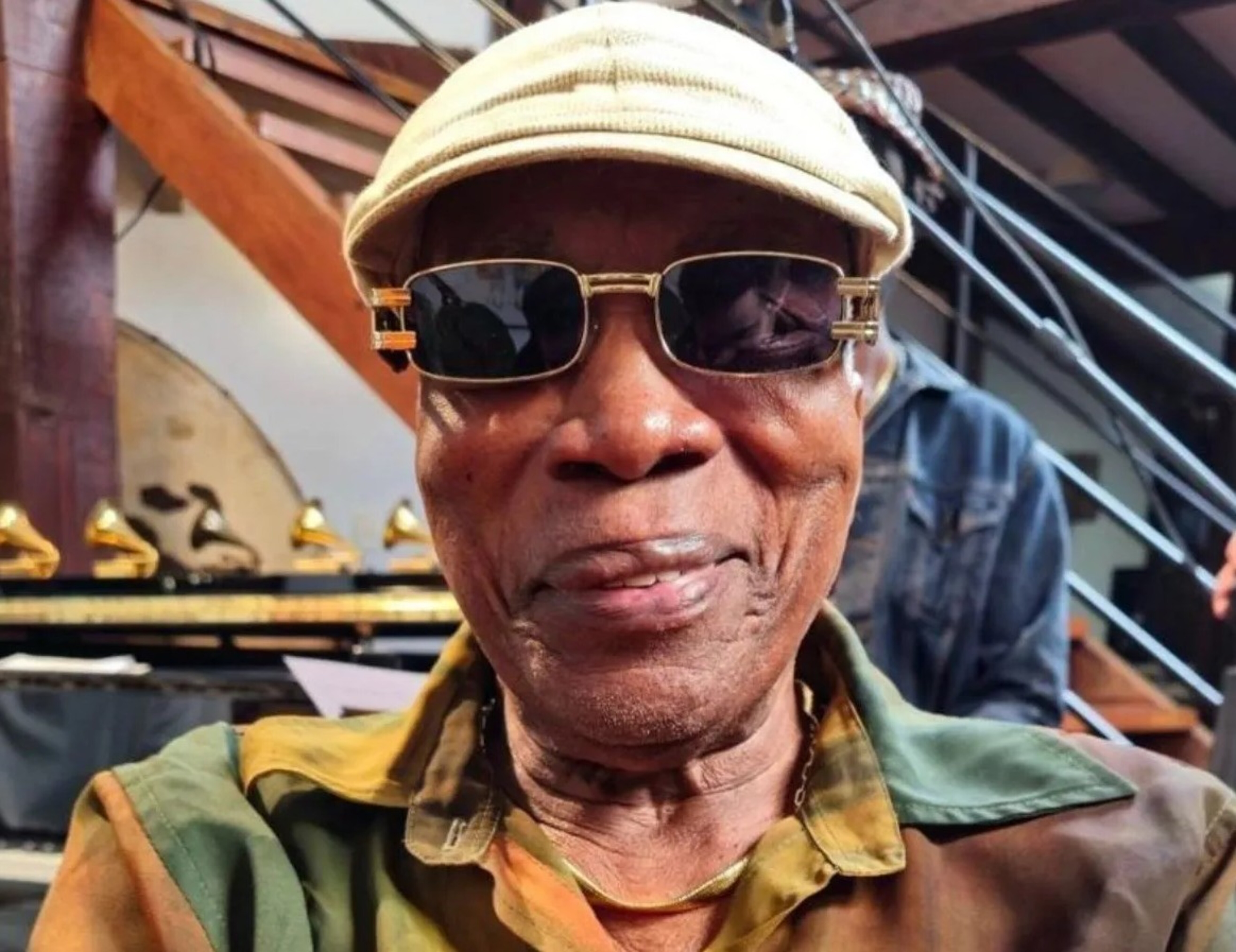 Milton Nascimento é internado com pneumonia; equipe atualiza estado de saúde