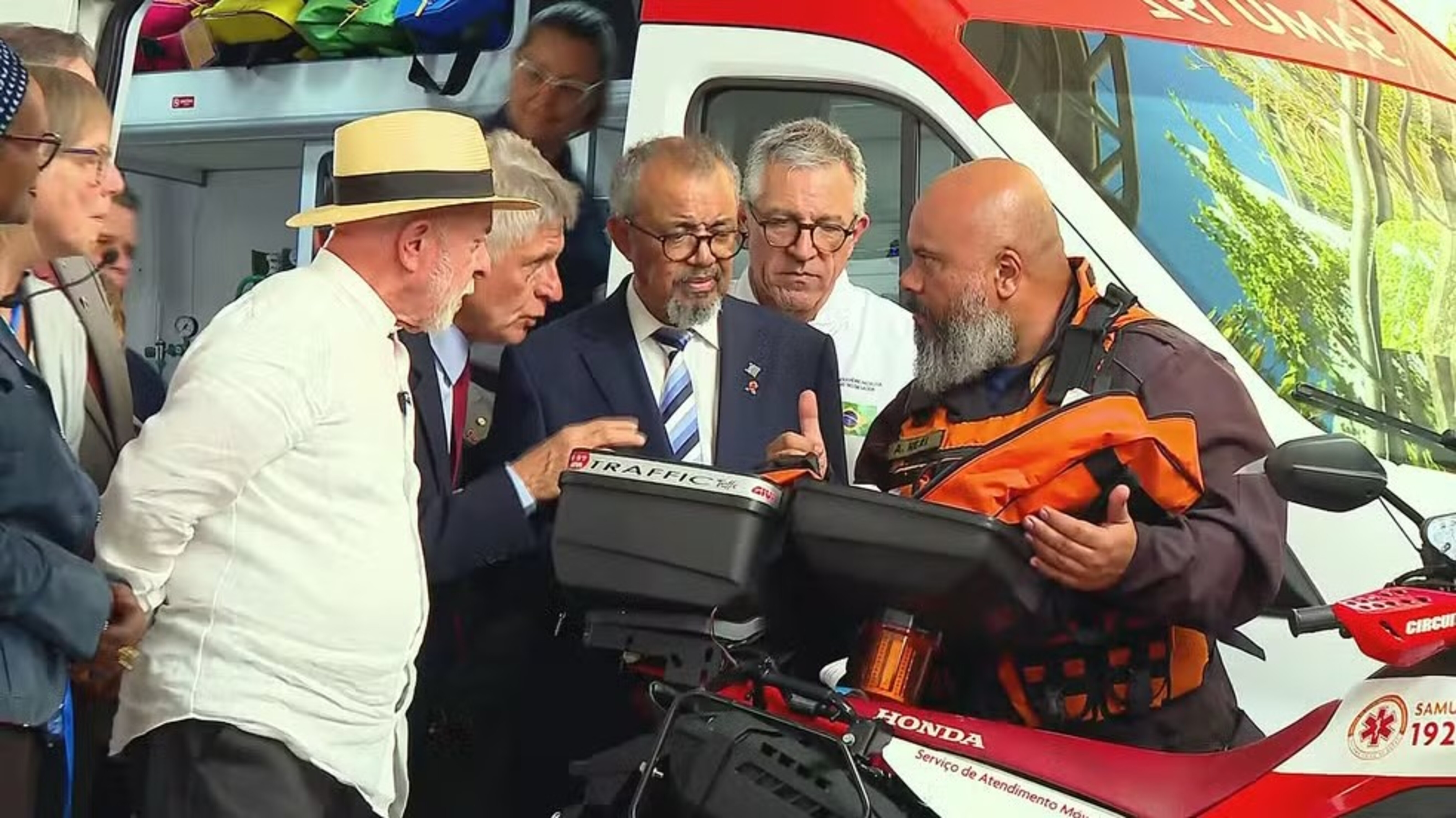No Rio, Lula diz que SUS vive revolução e pede à OMS que apresente modelo brasileiro a Trump