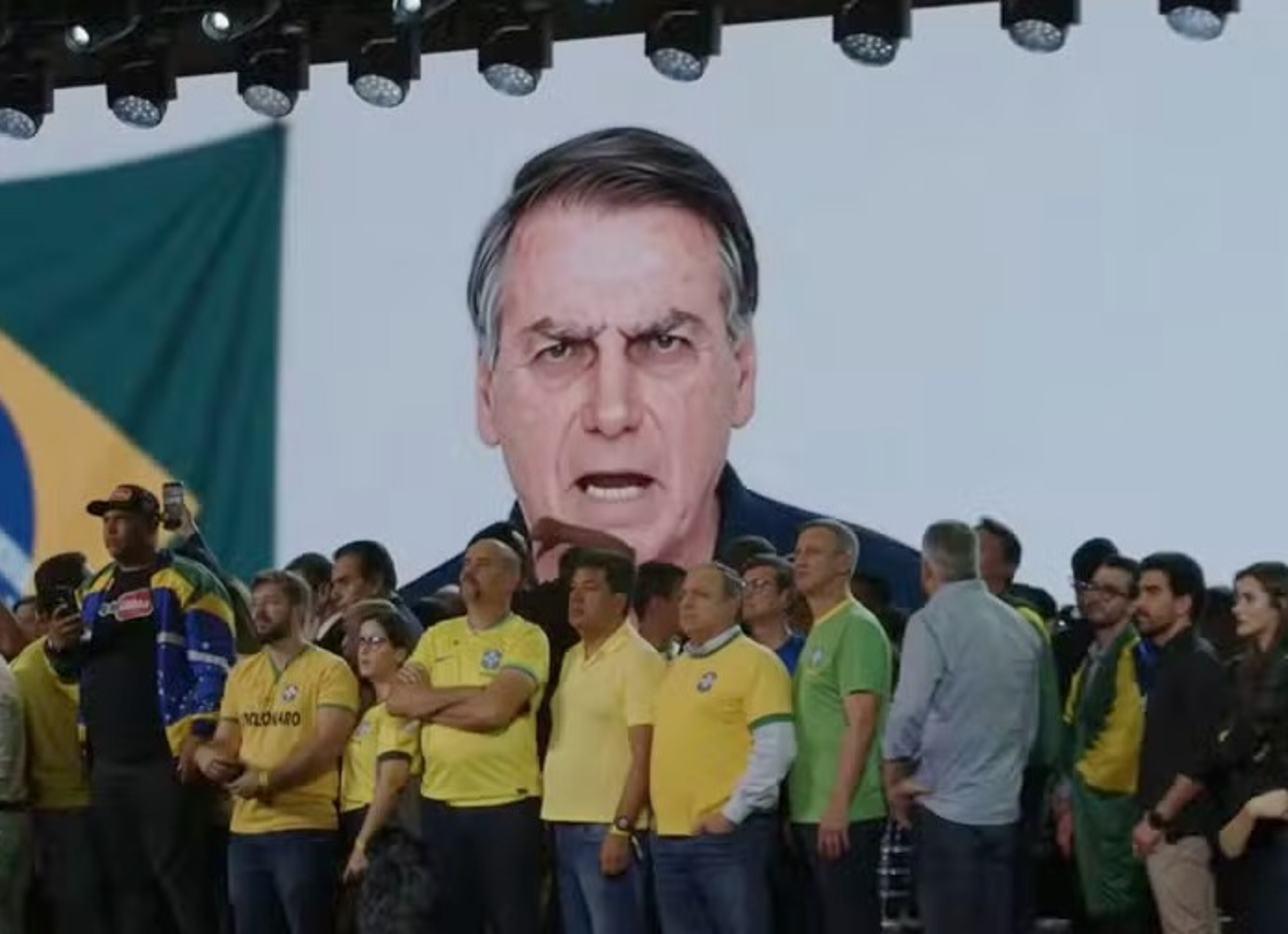Defesa de Bolsonaro diz ao STF que ex-presidente desconhecia vídeo exibido na convenção do PL