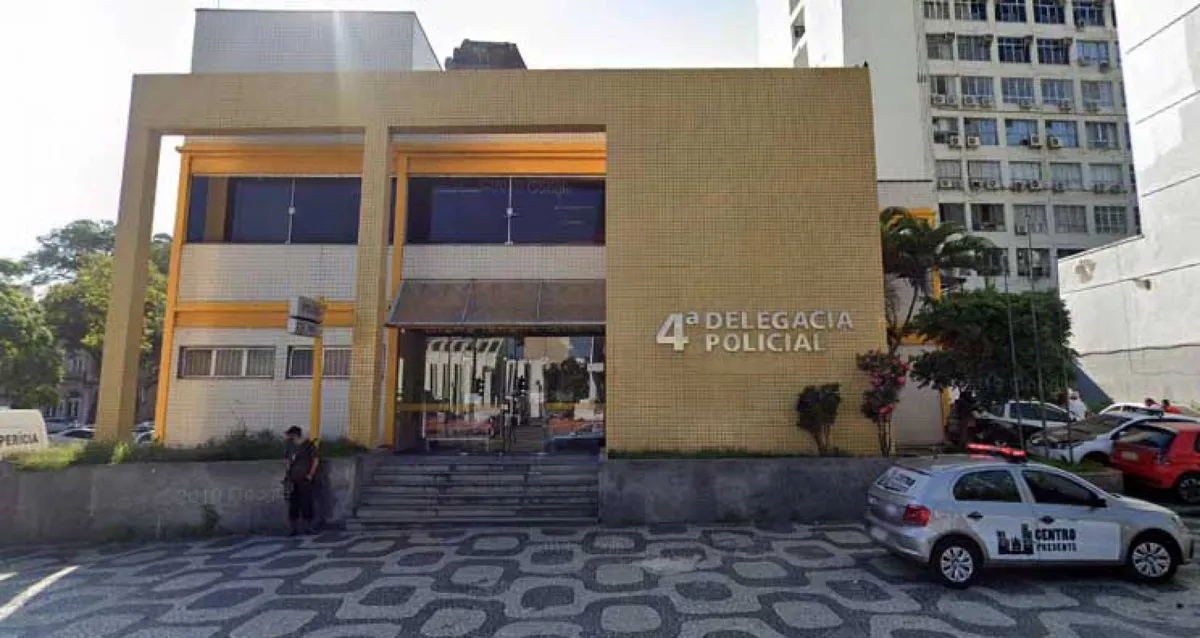 Gari reage com a vassoura a ataque durante trabalho no Centro do Rio de Janeiro