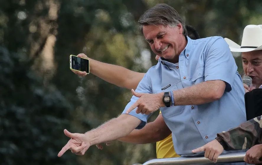 Exército diz ao STF que duas armas de Bolsonaro não estão sob custódia