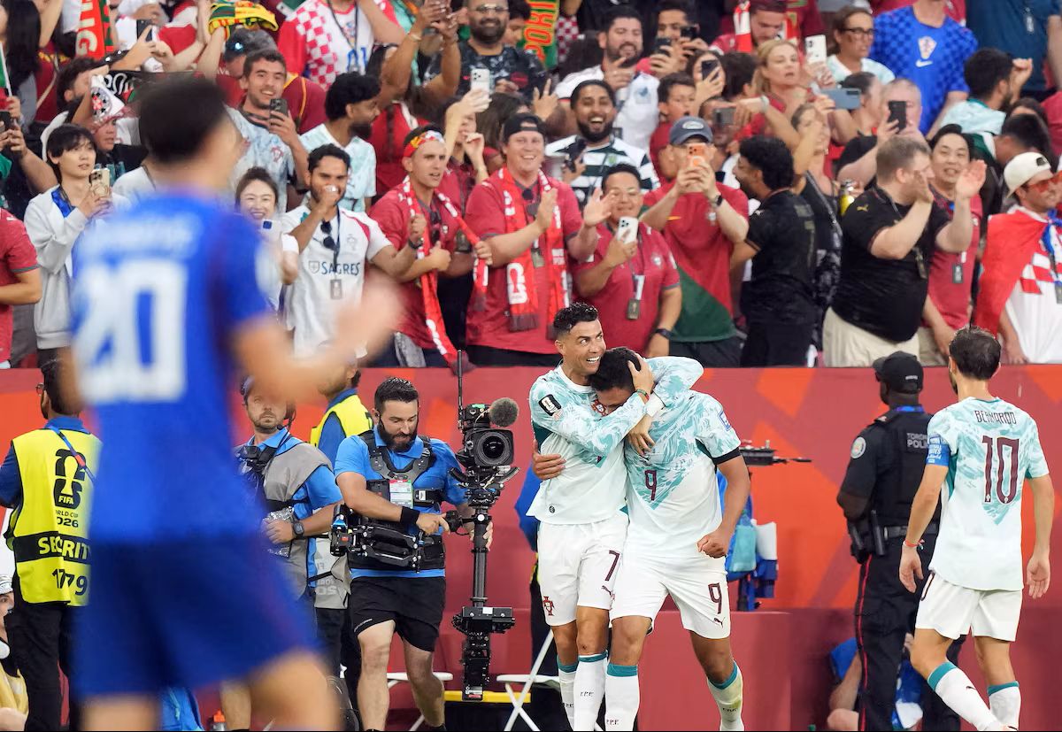 Portugal bate Croácia em final dramático e avança às oitavas
