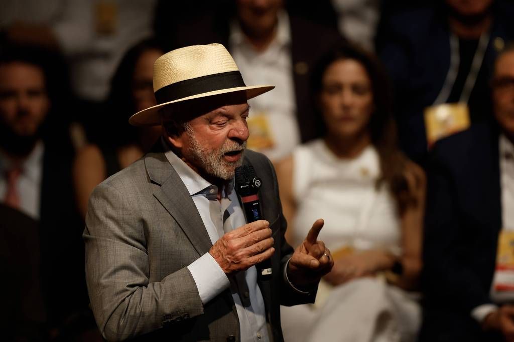 Lula reage a Trump e Milei e diz que ninguém vai “meter o bedelho” nas eleições brasileiras
