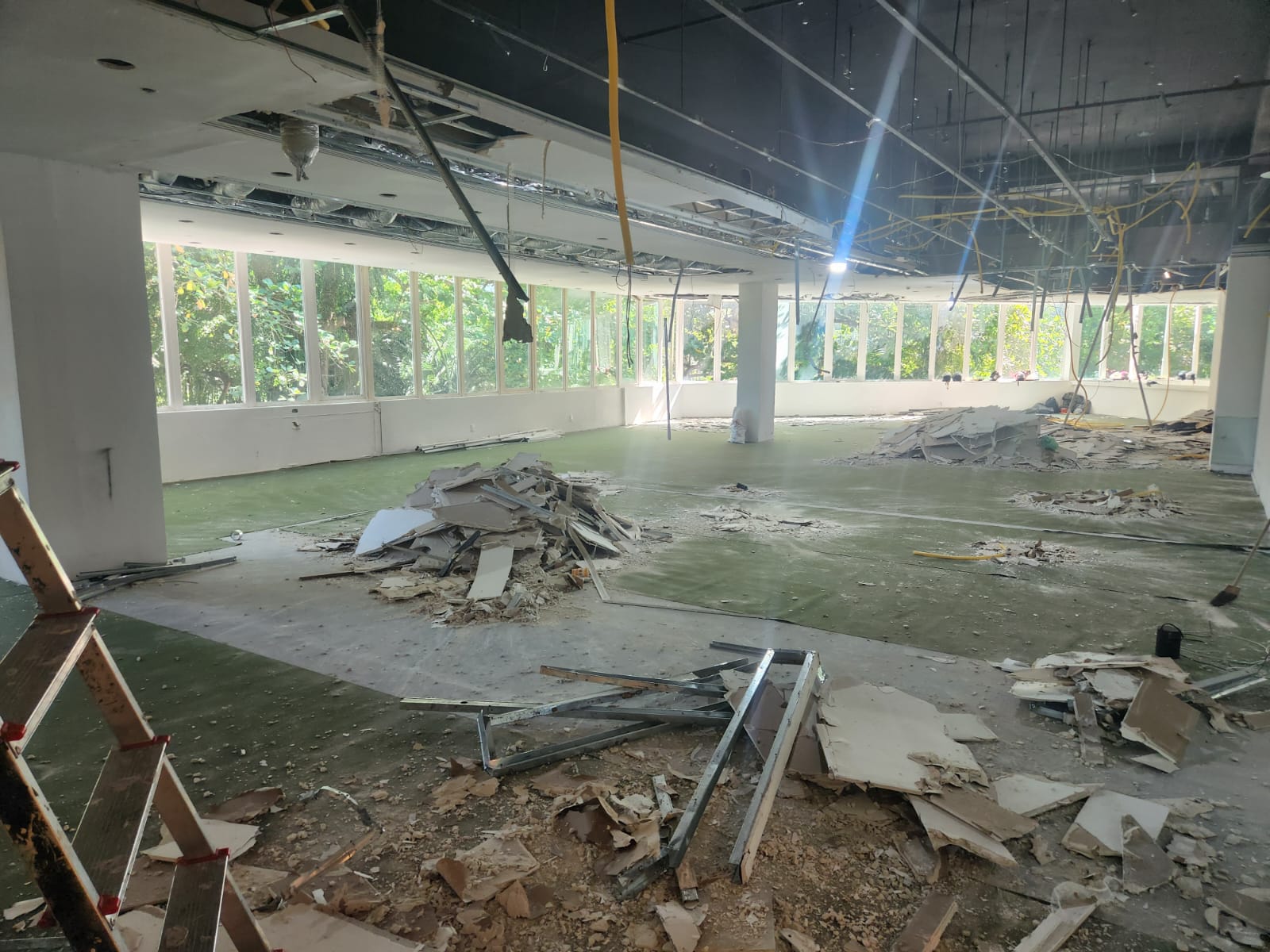 A decadência do shopping que um dia foi rei e hoje é um paciente terminal