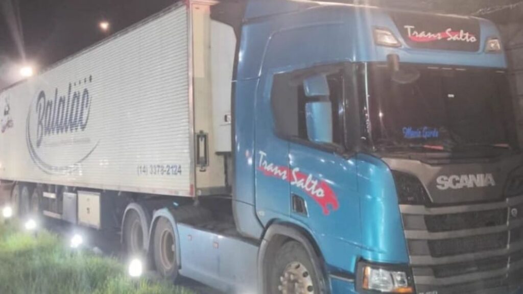 Avenida Brasil tem arrastão, tentativa de assalto e carga recuperada