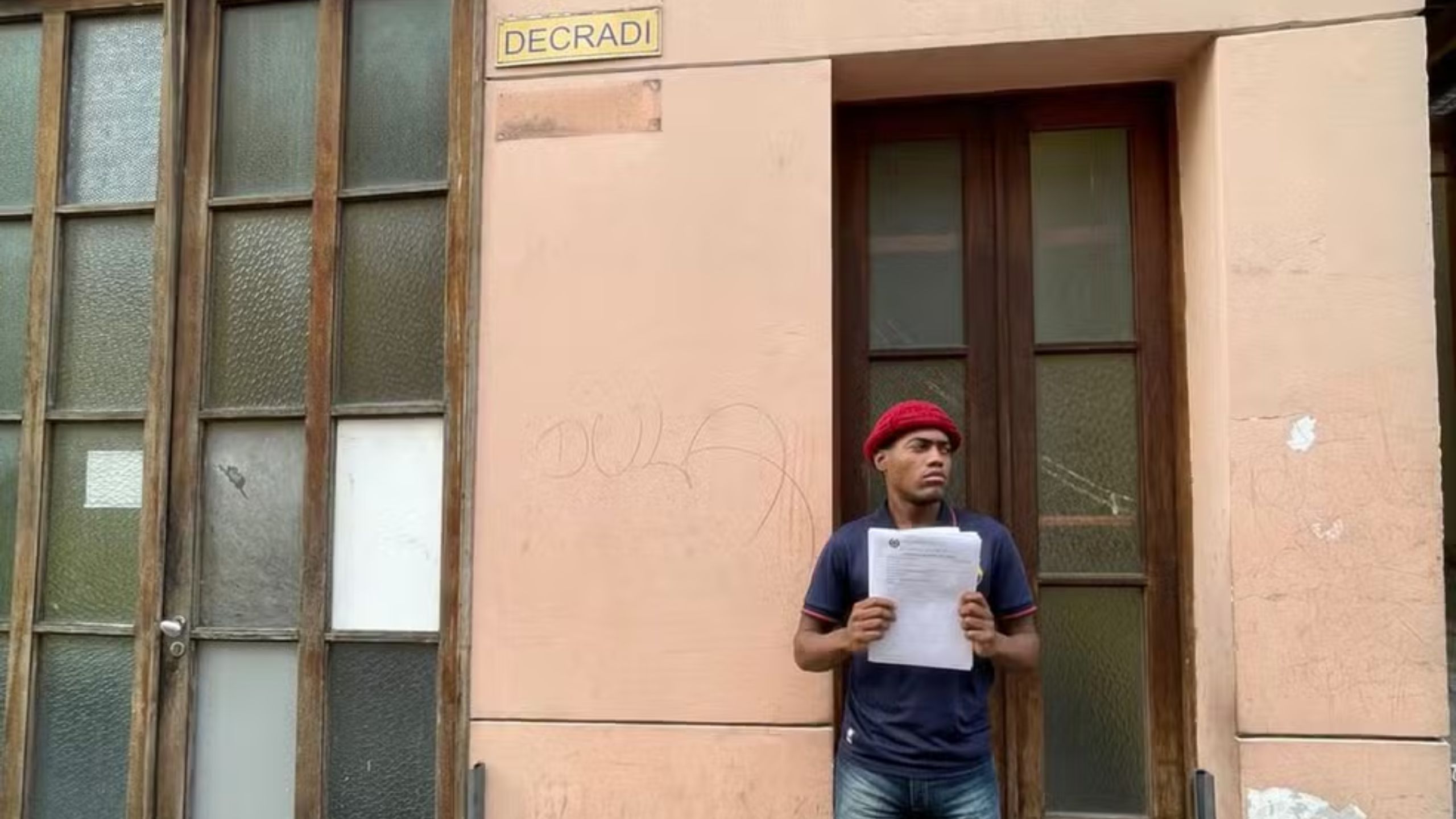 Ator Vitor Feitosa é agredido e relata episódio de racismo dentro do Shopping da Gávea