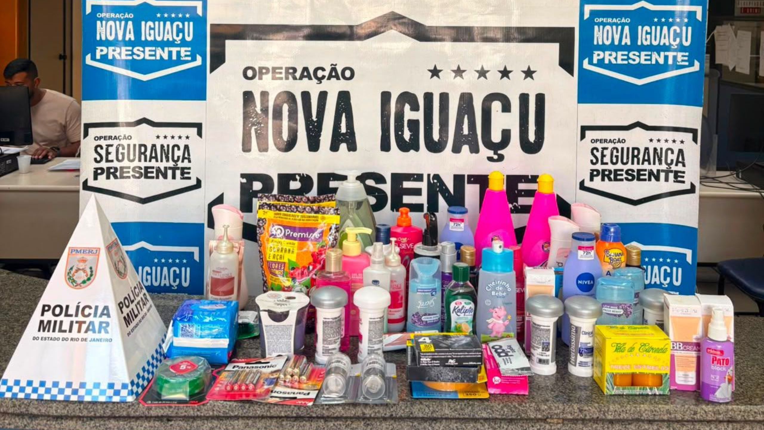Mulher é presa por furtar mais de R$ 700 em supermercado na Baixada
