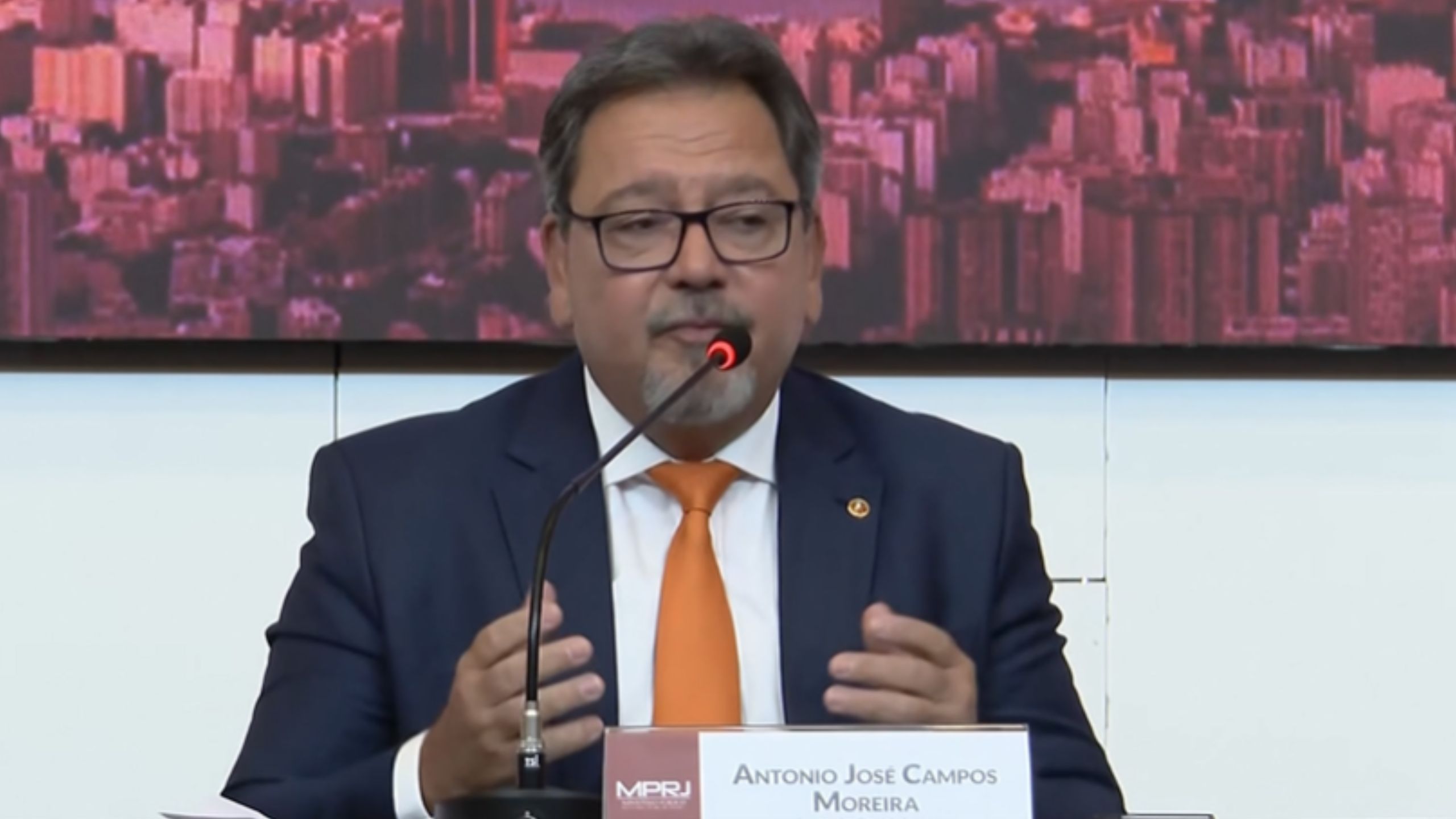 Rio cooptou marginais para ocupar órgãos públicos, diz procurador sobre ação contra o IRM