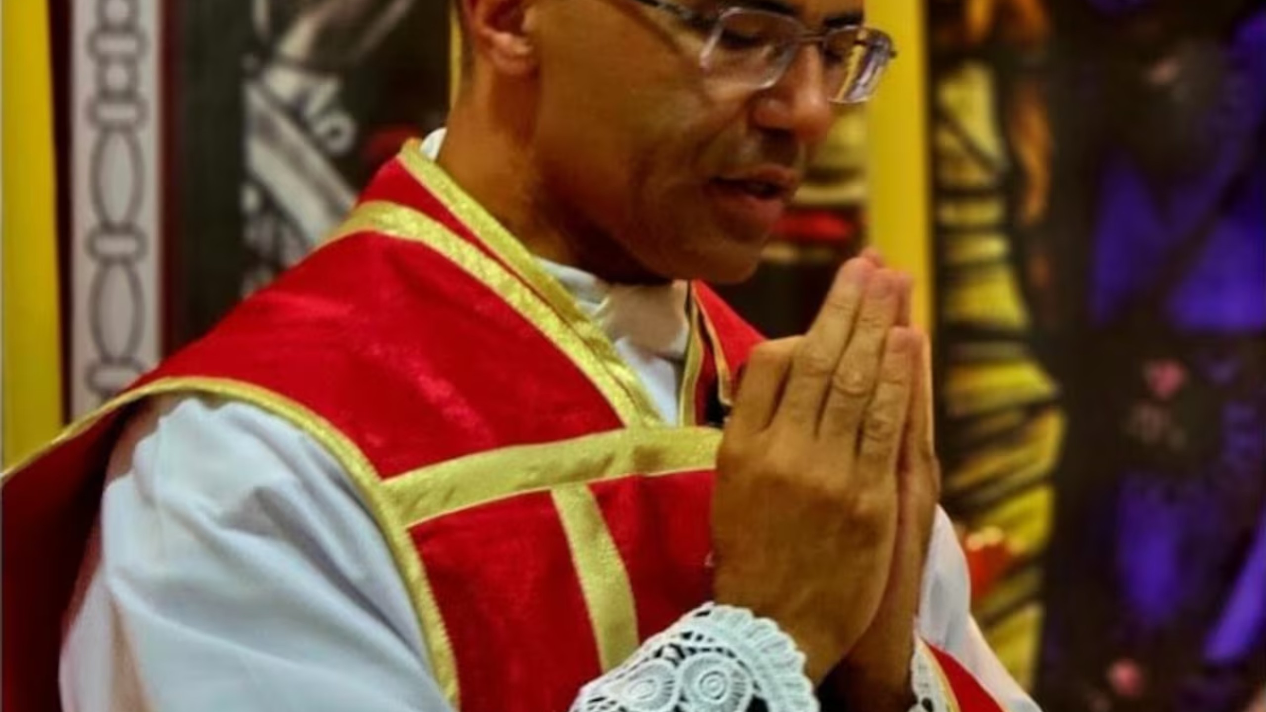 Padre excomungado desafia decisão do Vaticano e diz que continuará celebrando missas em Brasília