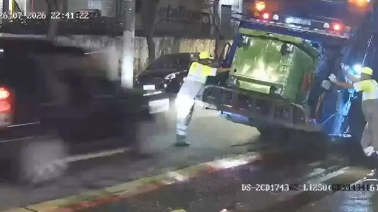 Gari de 19 anos morre atropelado por motorista bêbado durante coleta de lixo em São Paulo