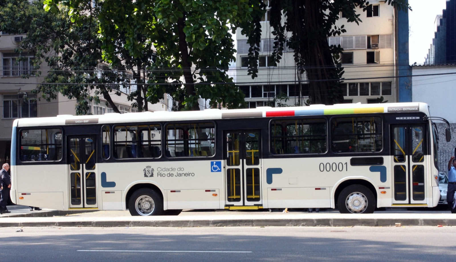 Ônibus voltam a circular normalmente após suspensão da greve dos rodoviários no Rio