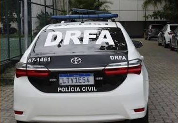 Polícia Civil mira quadrilha especializada em roubo e desmanche de vans na Baixada; líder é preso