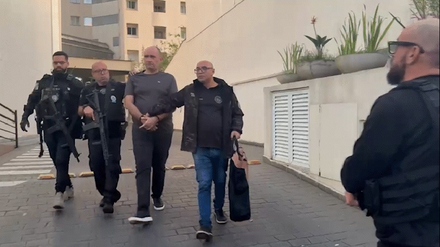 Polícia encontra remédios para câncer roubados em Jaguar de líder do esquema