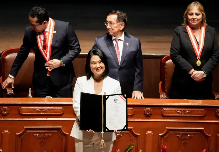 Keiko Fujimori assume Presidência do Peru com discurso de união e aproximação do Brasil
