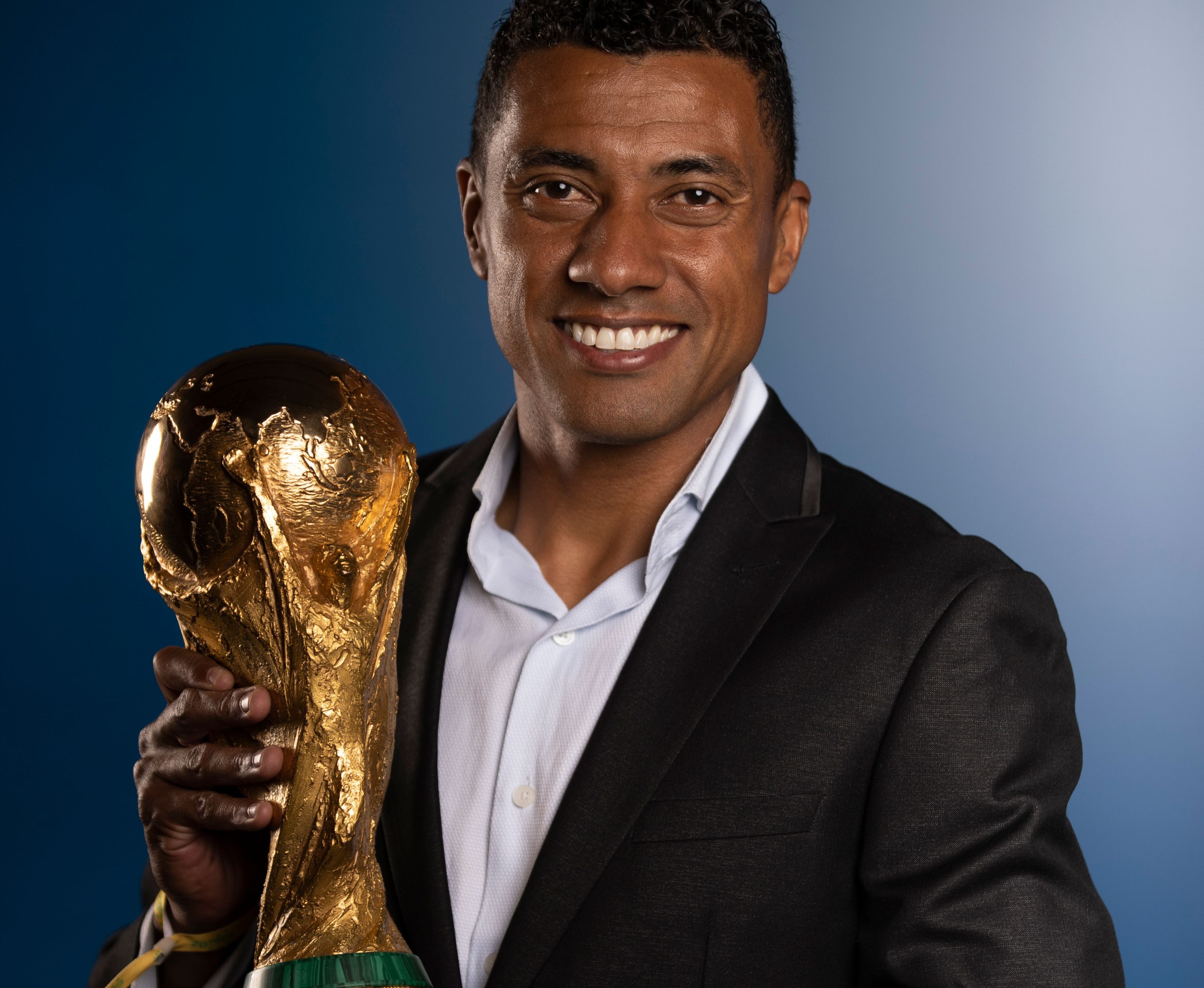 Ex-jogador Kléberson é internado com obstrução de três artérias