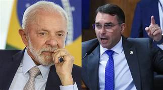 Flávio Bolsonaro cresce entre jovens e evangélicos e acende alerta na estratégia eleitoral de Lula para 2026