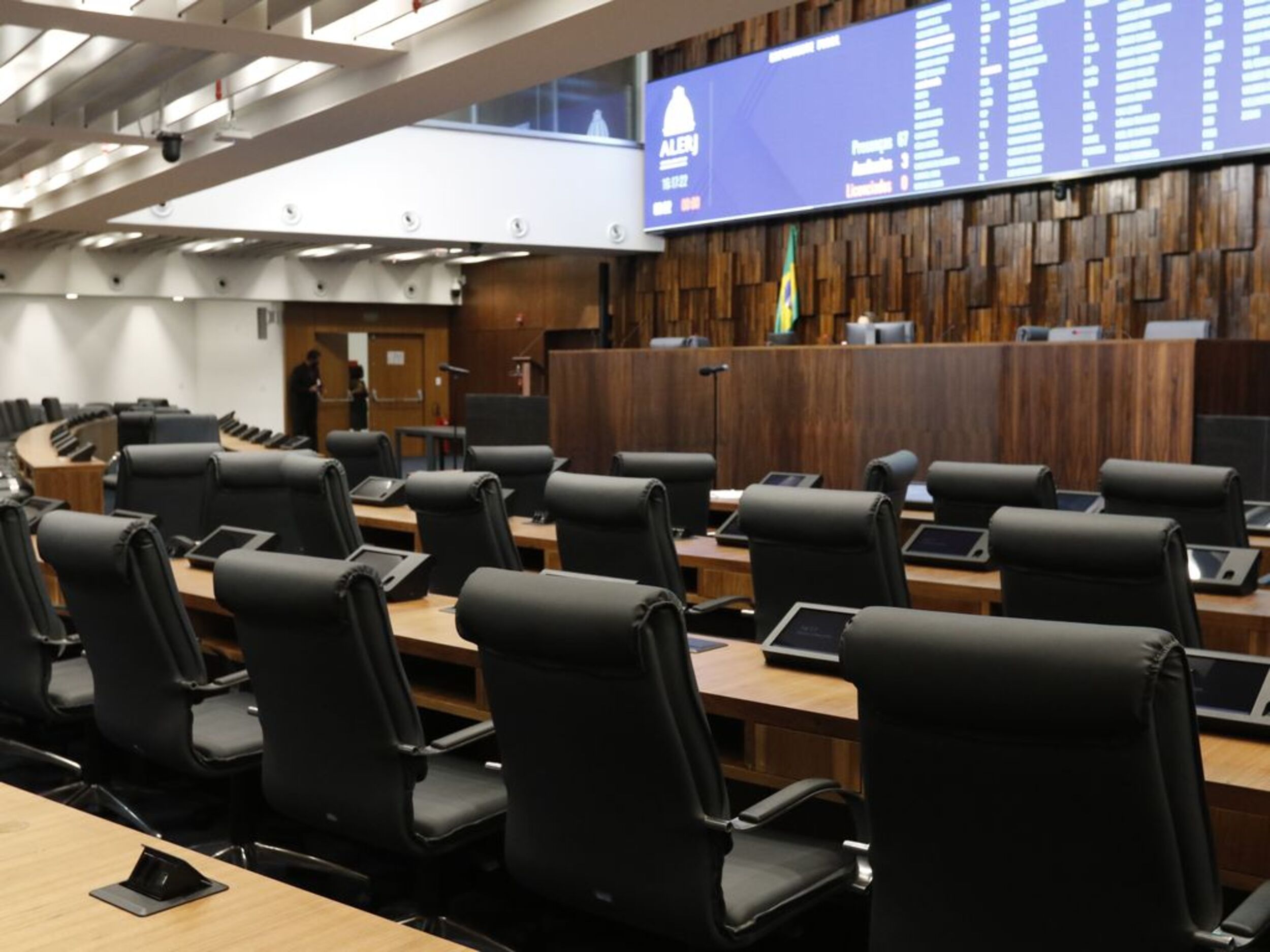 Prisões, buscas e dinheiro vivo: escândalos atingem oito nomes eleitos para a Alerj em dez meses