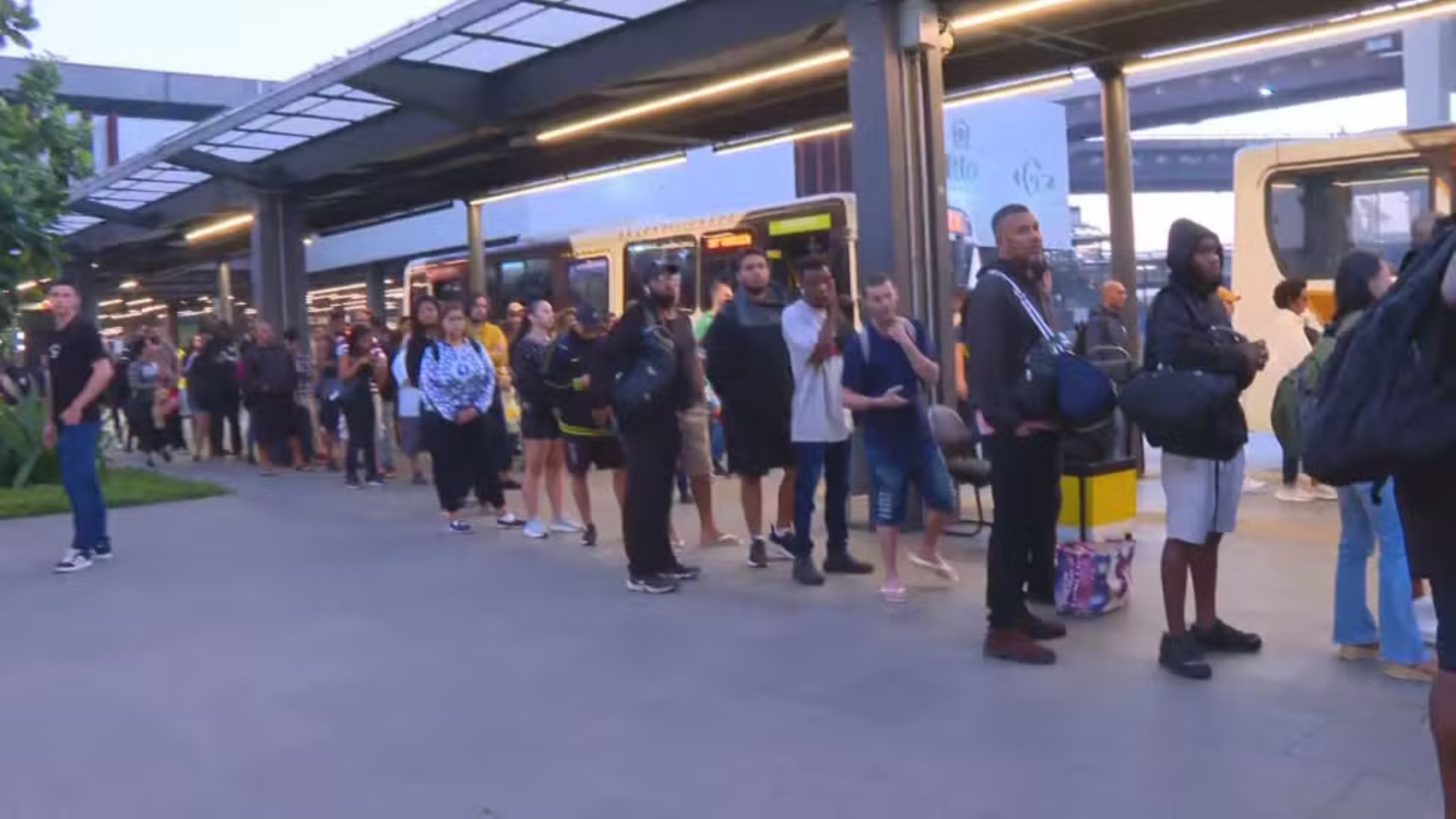 Ônibus e BRT voltam a operar com 100% da frota no Rio após suspensão da greve dos rodoviários