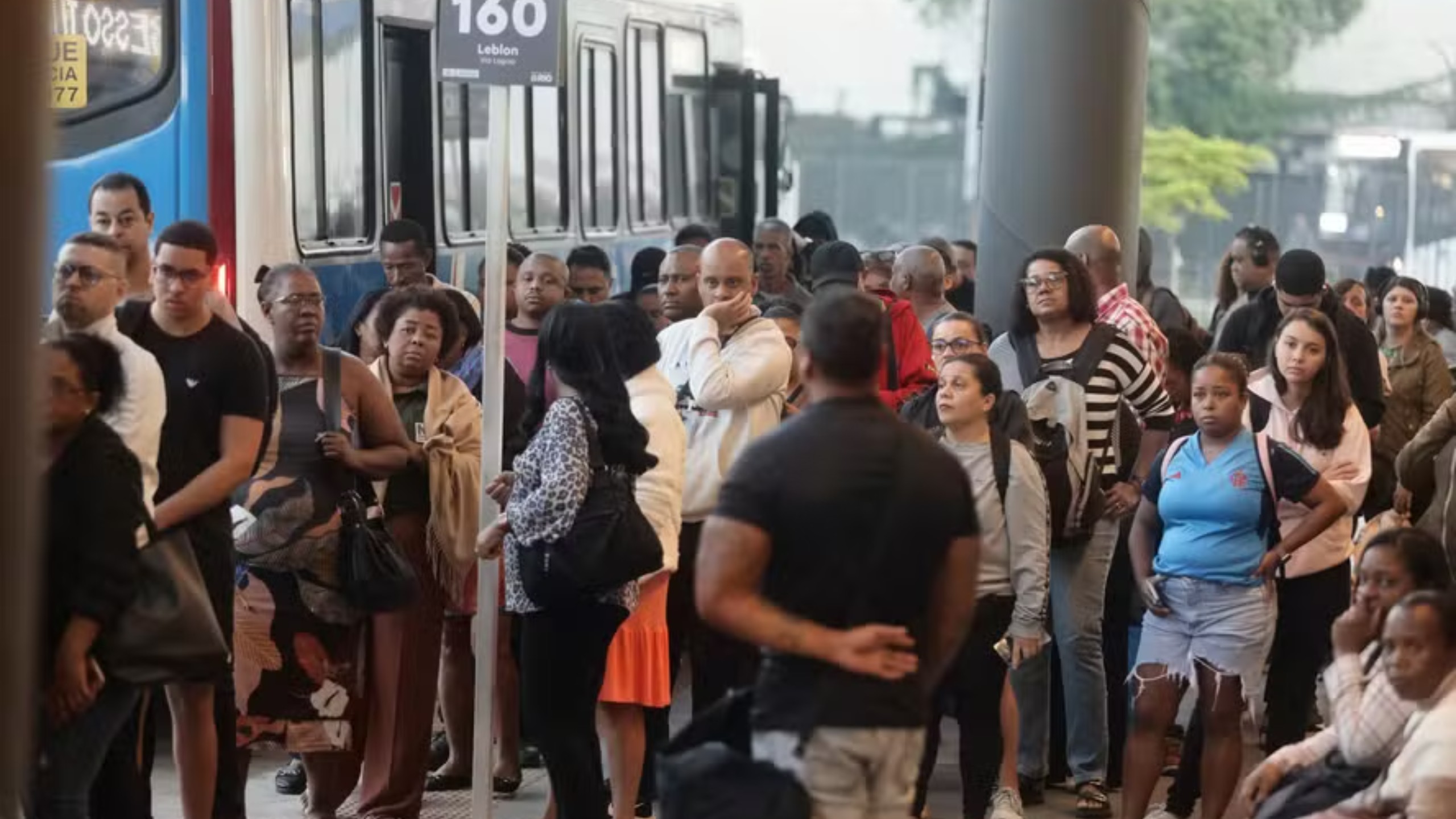 Negociação no TRT sobre aumento dos rodoviários é adiada para segunda-feira e estado de greve é mantido no Rio