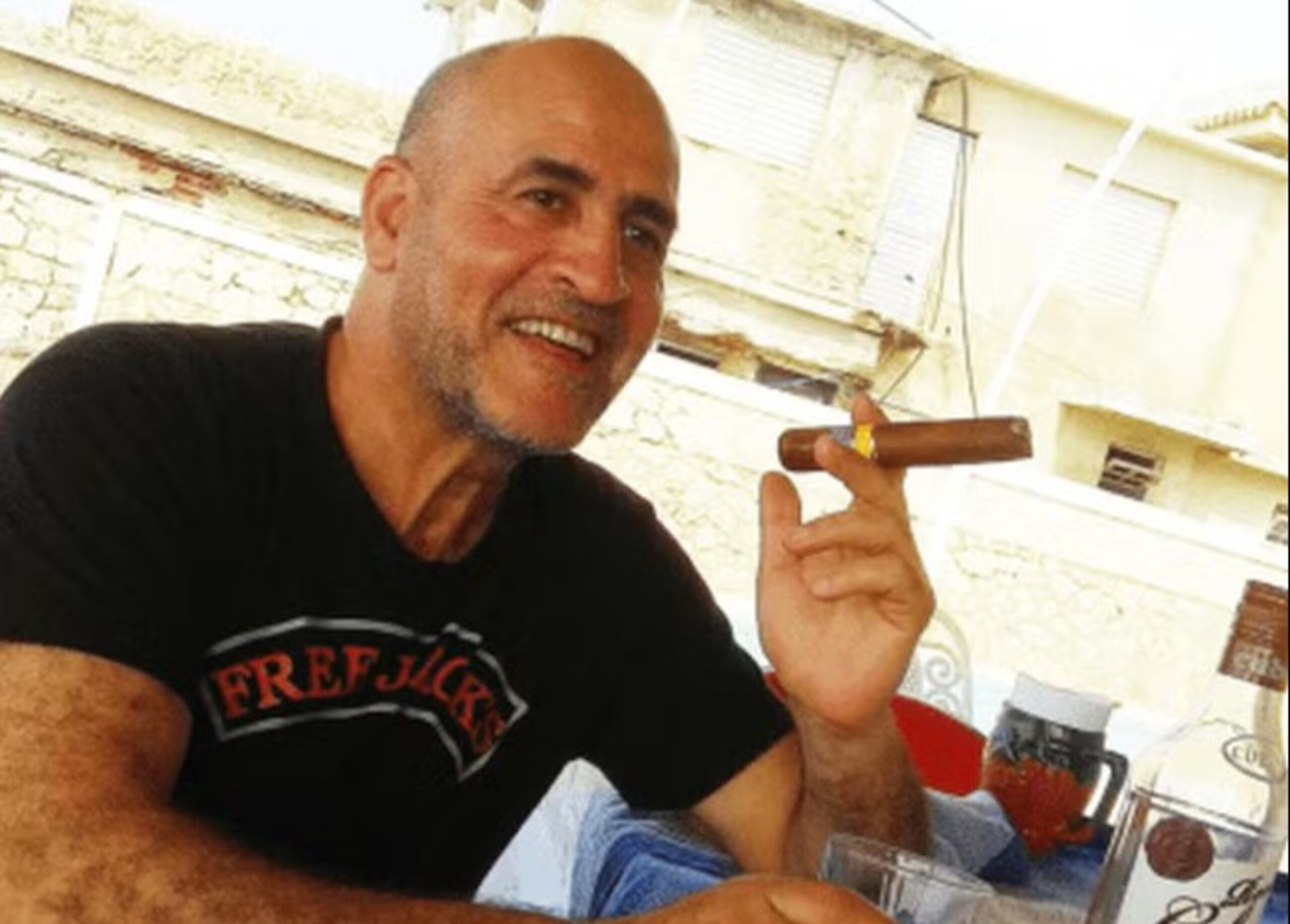 Recrutador de modelos ligado ao criminoso sexual Jeffrey Epstein é encontrado morto na França