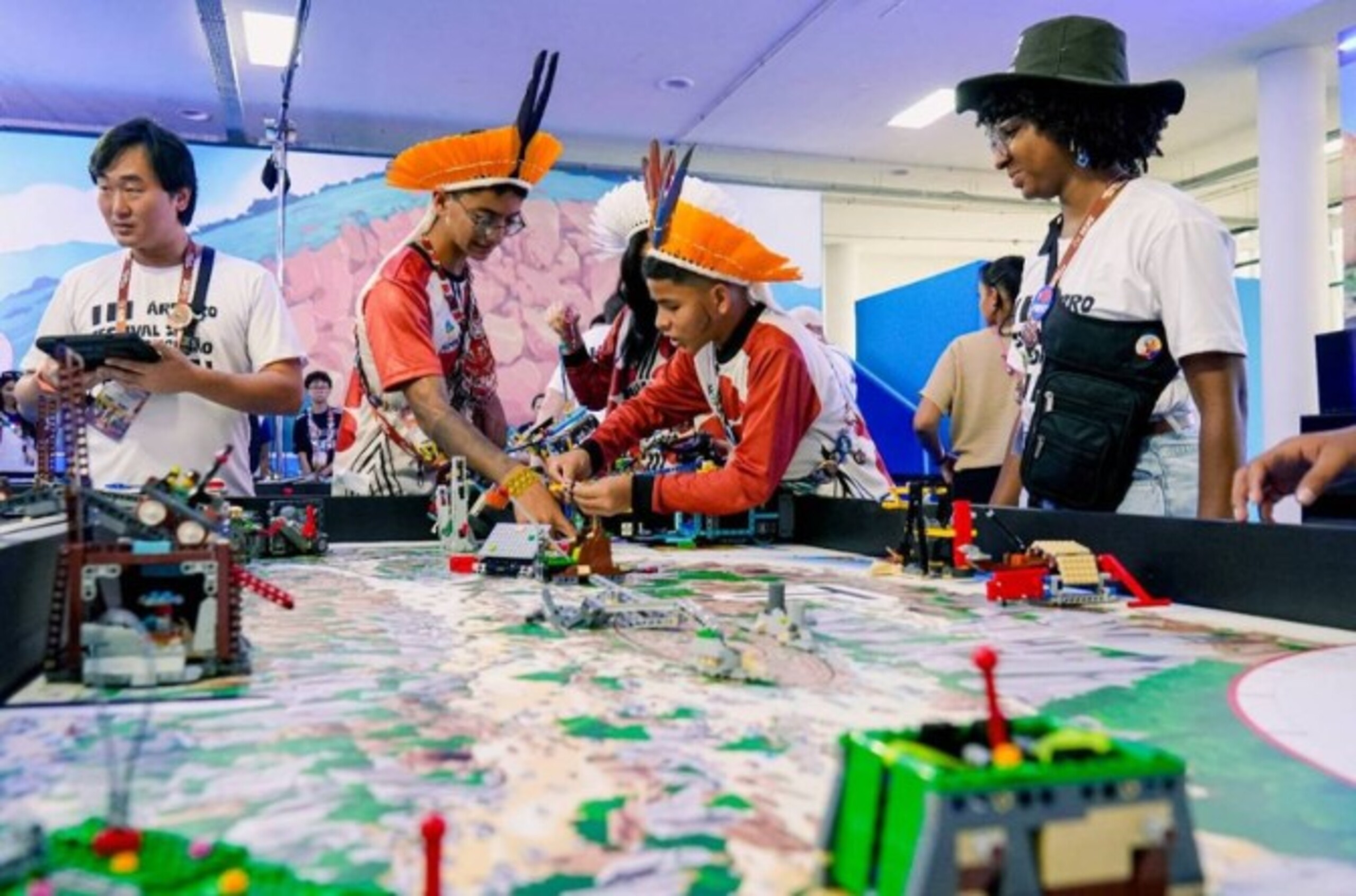 Robótica transforma aldeia no Xingu e leva 1ª equipe indígena do Brasil à maior competição tecnológica do mundo