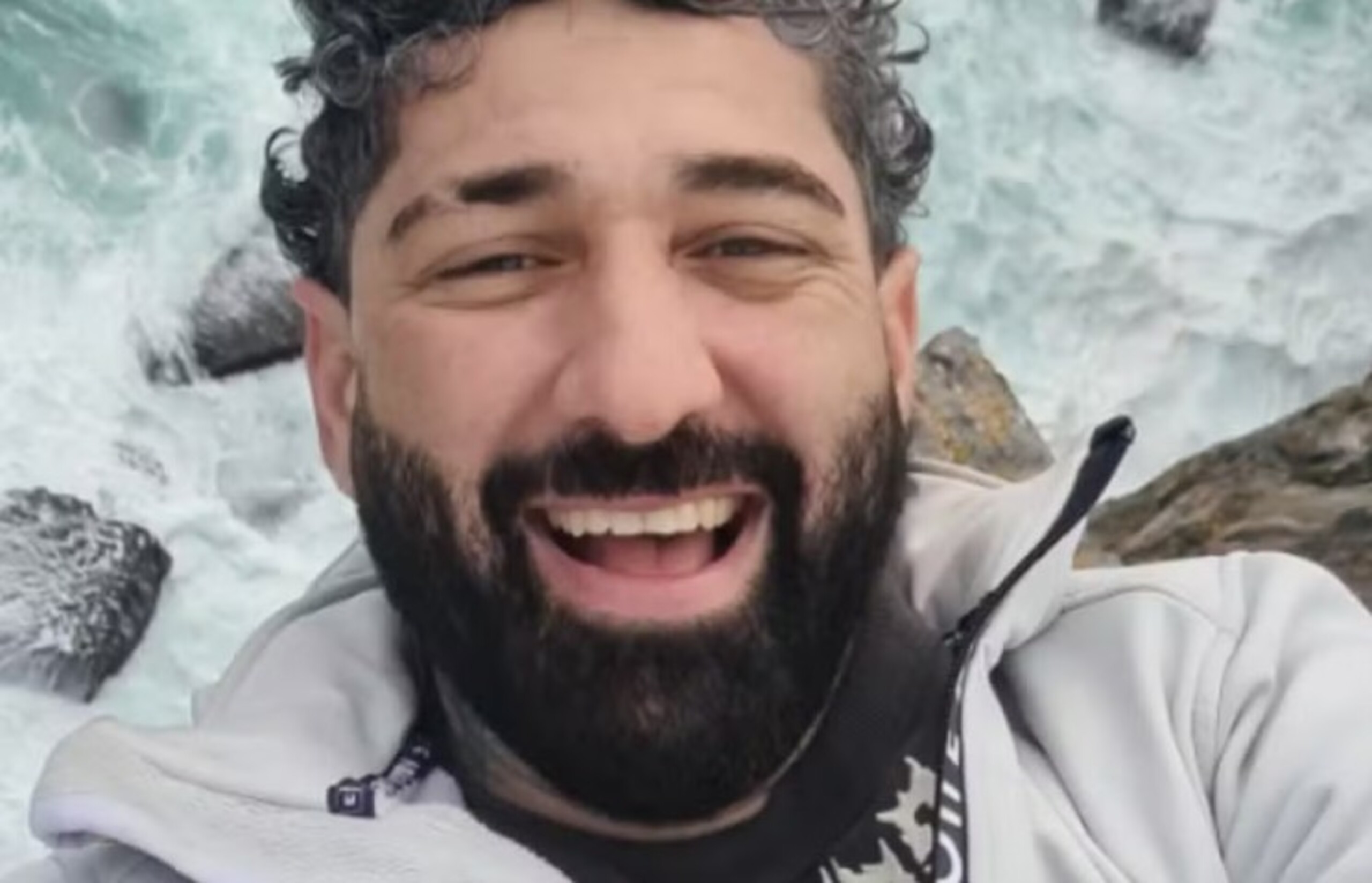 Ex-zagueiro brasileiro morre aos 40 anos após acidente com scooter elétrica na Irlanda