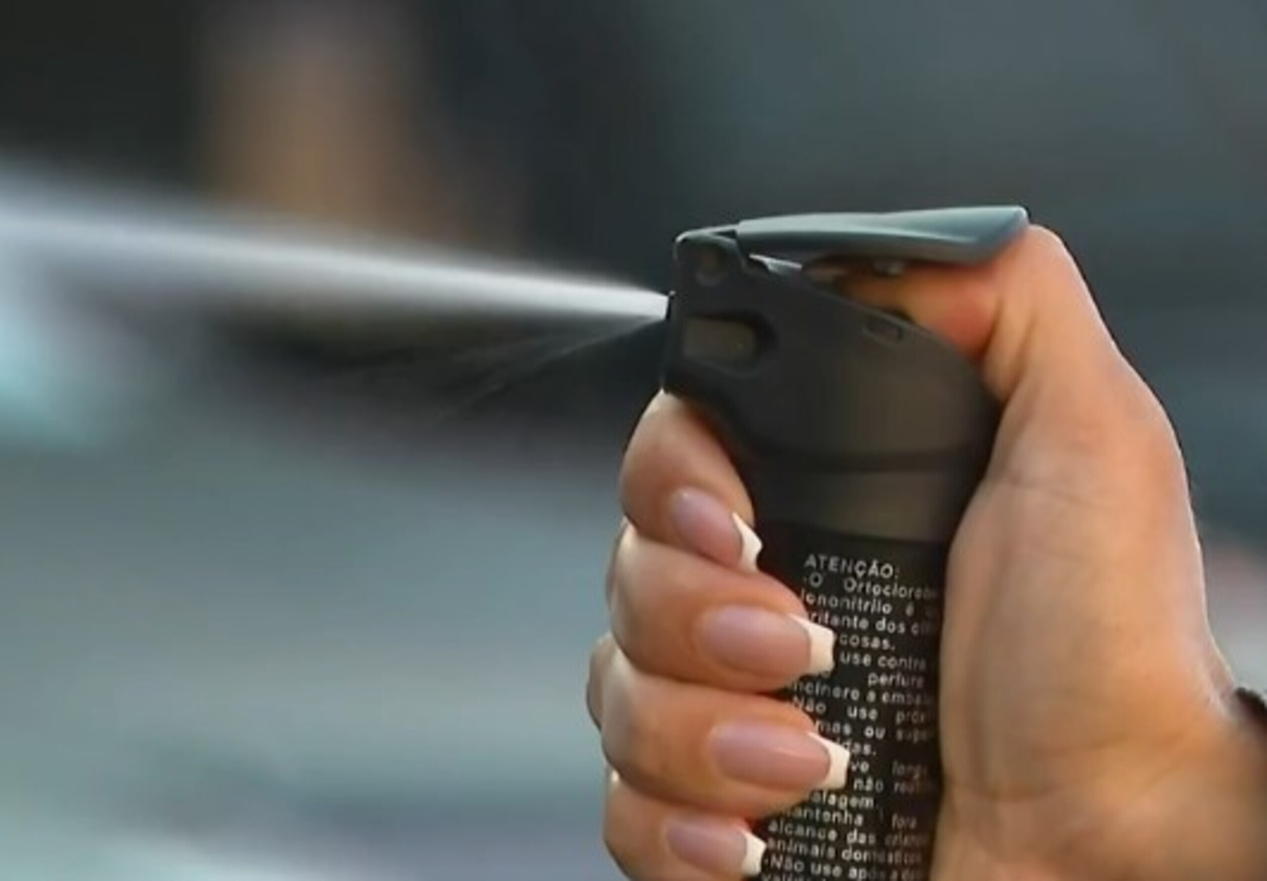 Lula sanciona lei que autoriza venda de spray de pimenta para autodefesa de mulheres; veja regras