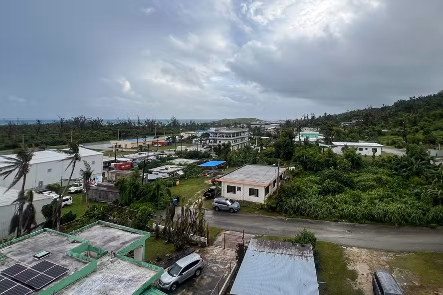 Tempestade Bavi devasta ilha americana no Pacífico com ventos de até 350 km/h e inundações