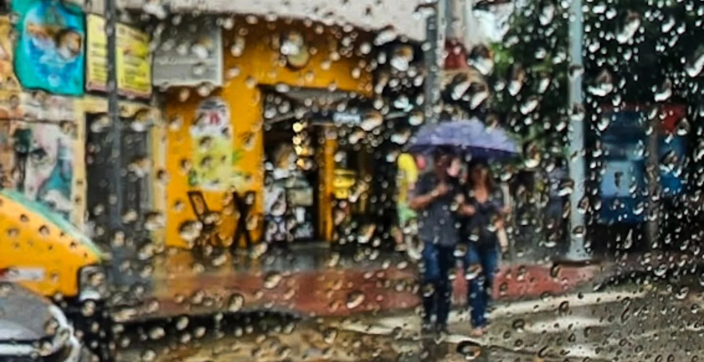 Frente fria deixa sábado chuvoso e derruba temperaturas no Rio