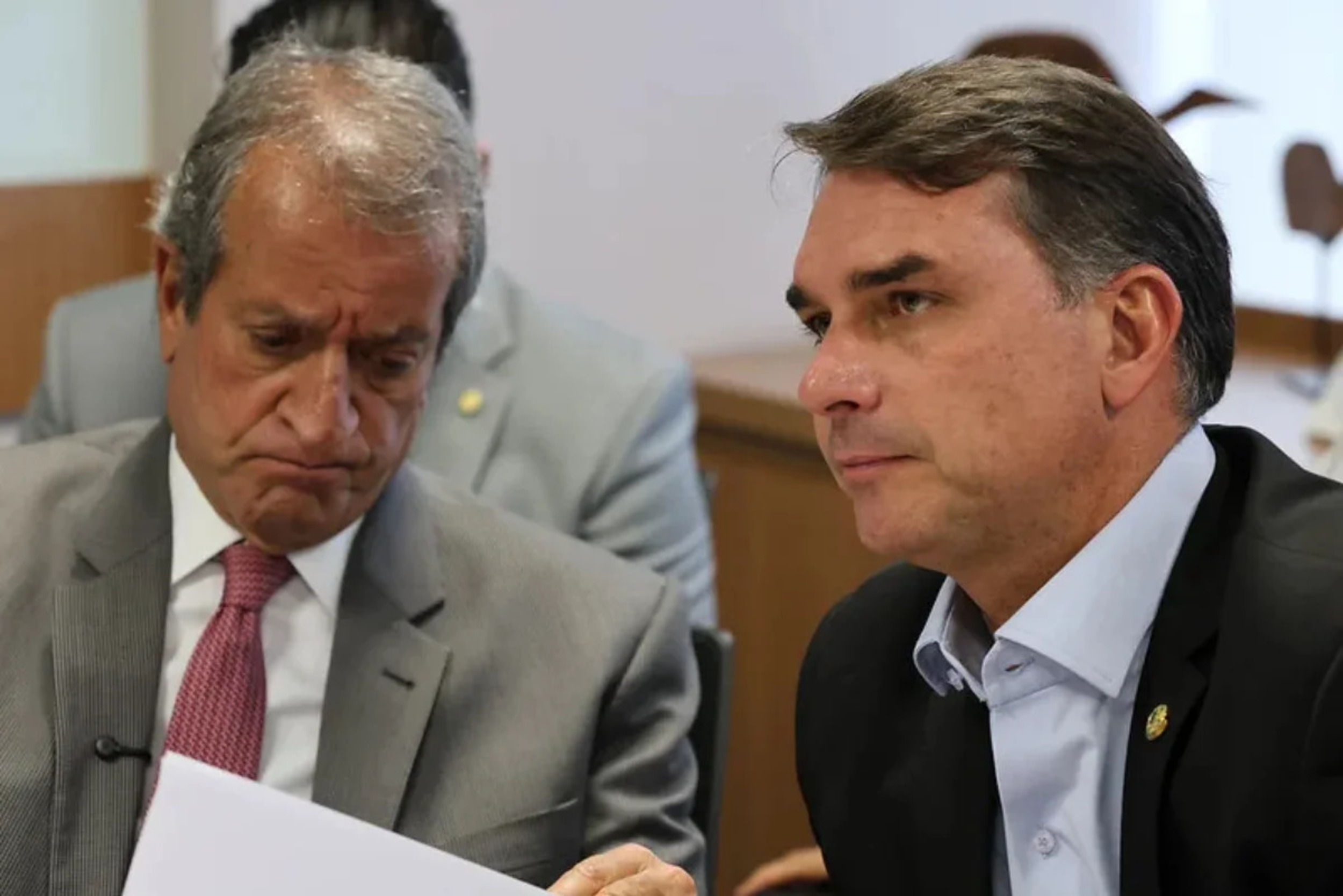 Flávio sai em defesa de Valdemar e acusa PF de perseguir adversários de Lula
