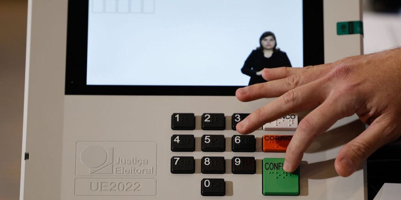 Segurança nas urnas e custo do voto: o que muda com 66 locais de votação alterados no RJ