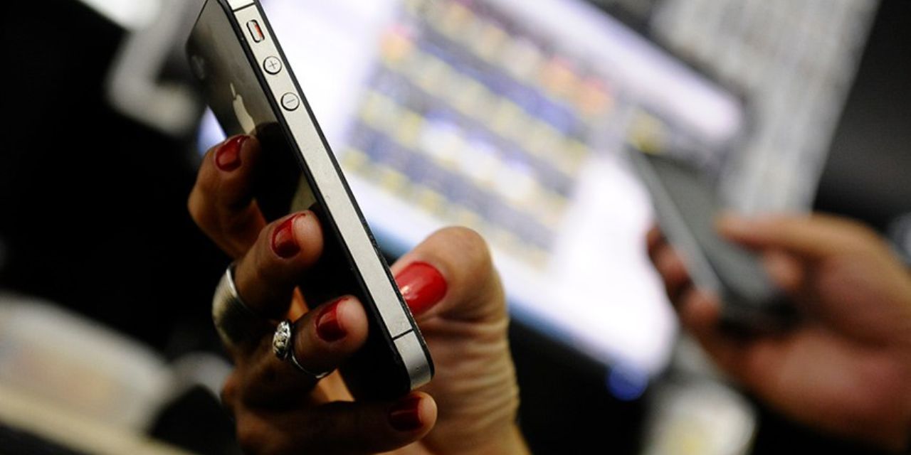 Depois dos ‘santinhos’: disputa pelo voto na web segue regras para candidatos e internautas