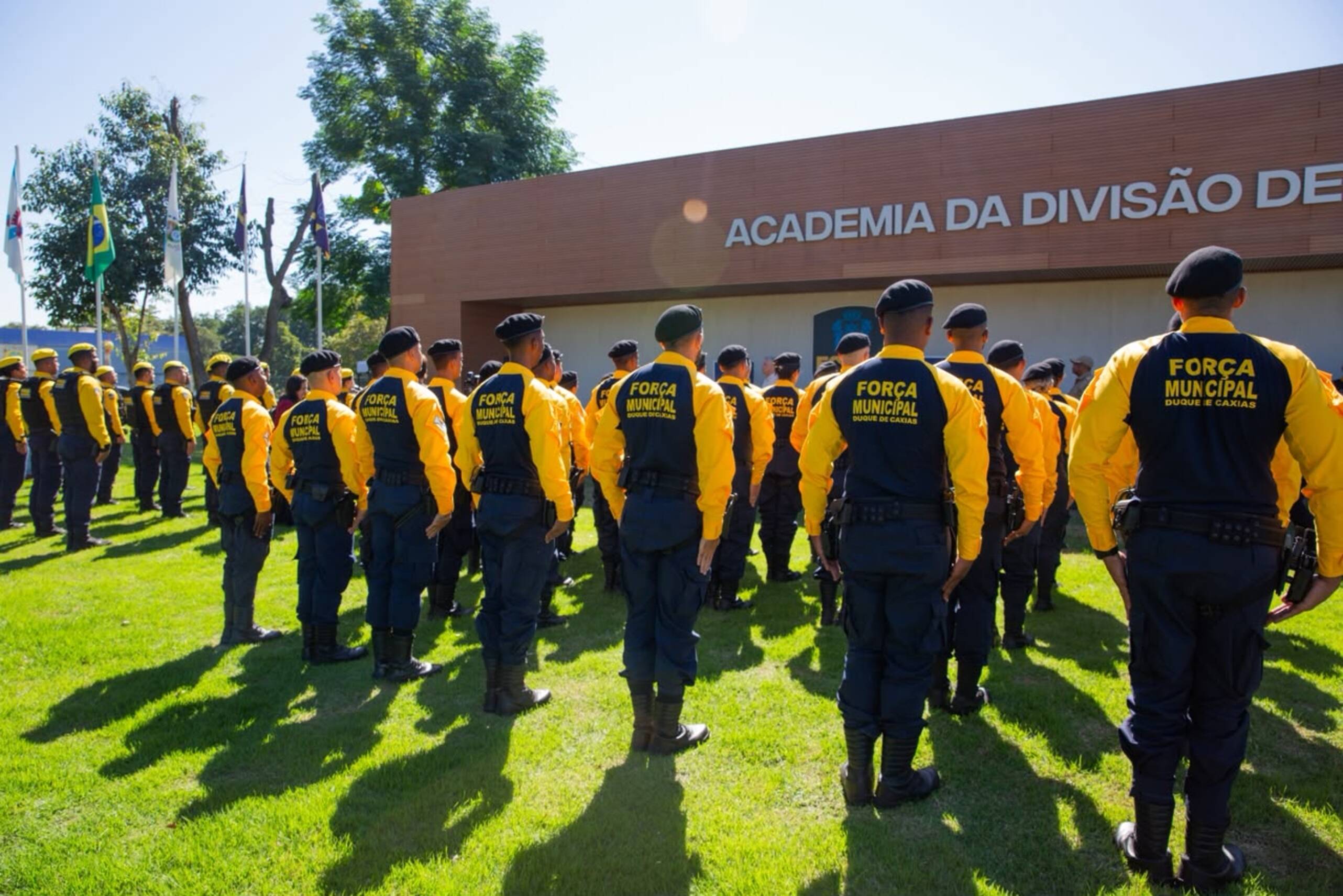 Duque de Caxias: Força Municipal começa patrulhamento nas ruas