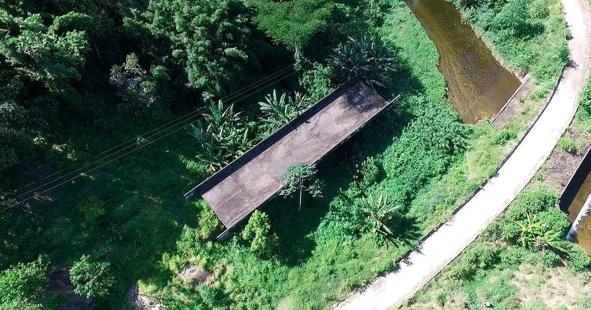 A estrada  que custou milhões e nunca levou ninguém a lugar nenhum 
