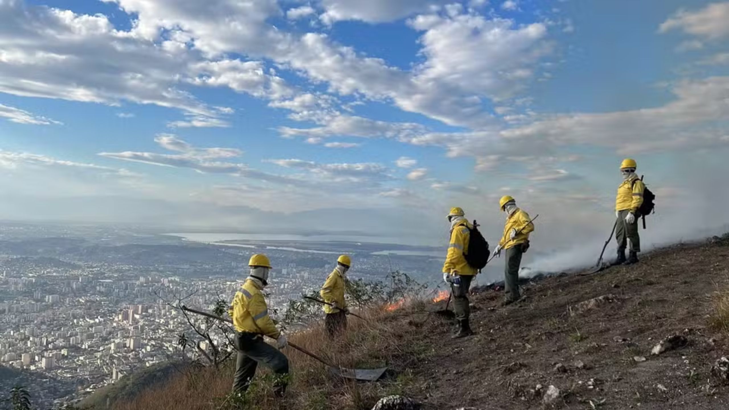Rio entra em alerta para risco muito alto de incêndios florestais
