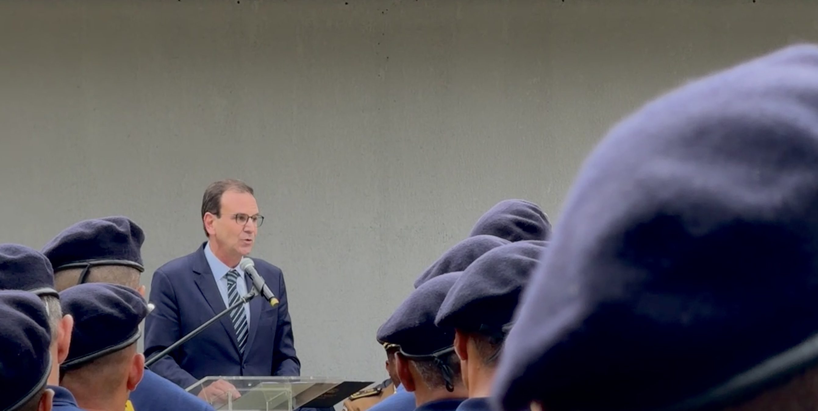 Paes quer sufocar finanças de facções e ampliar controle sobre policiais