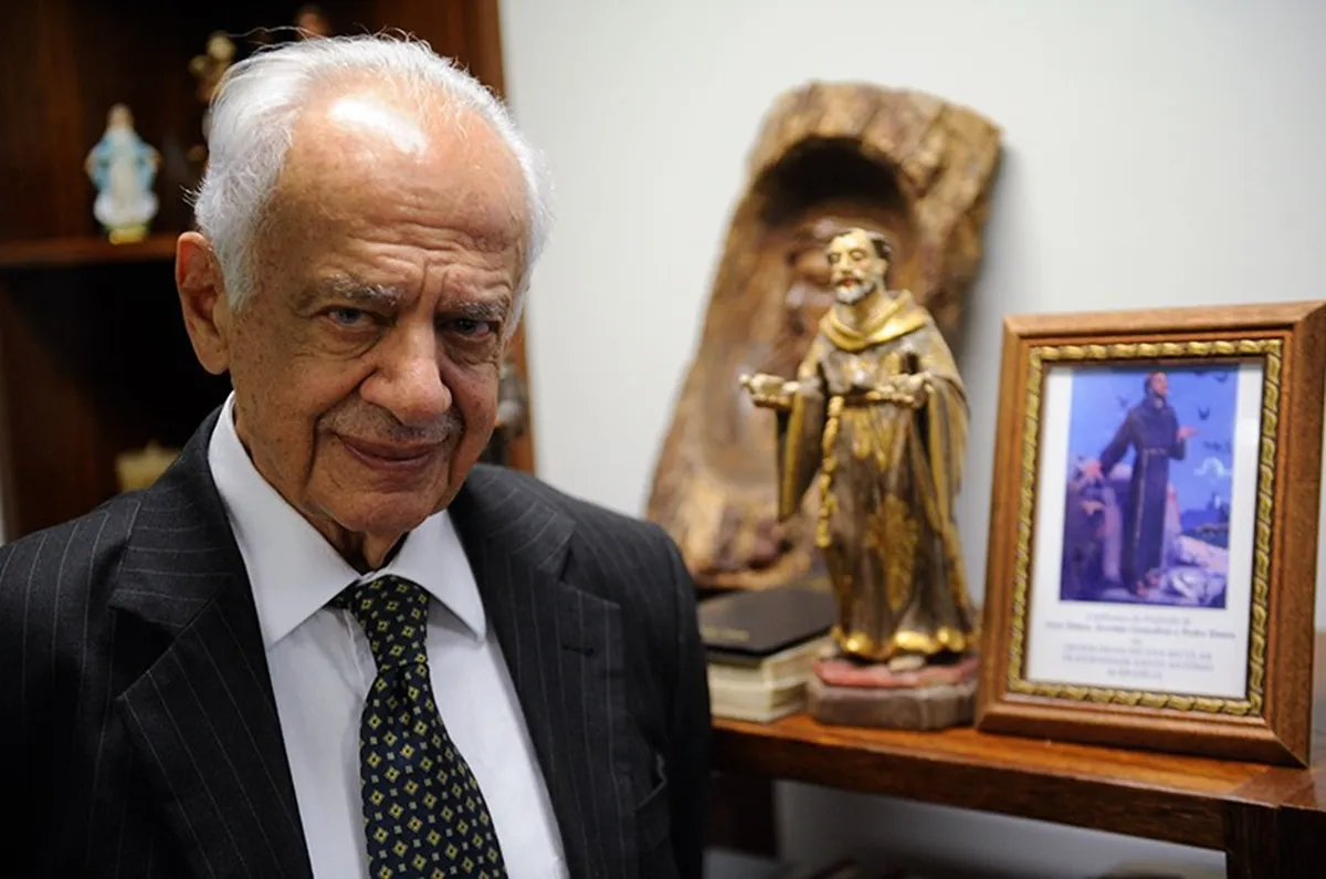 Pedro Simon: a trajetória do senador franciscano que fez voto de pobreza e derrubava ministros no gogó