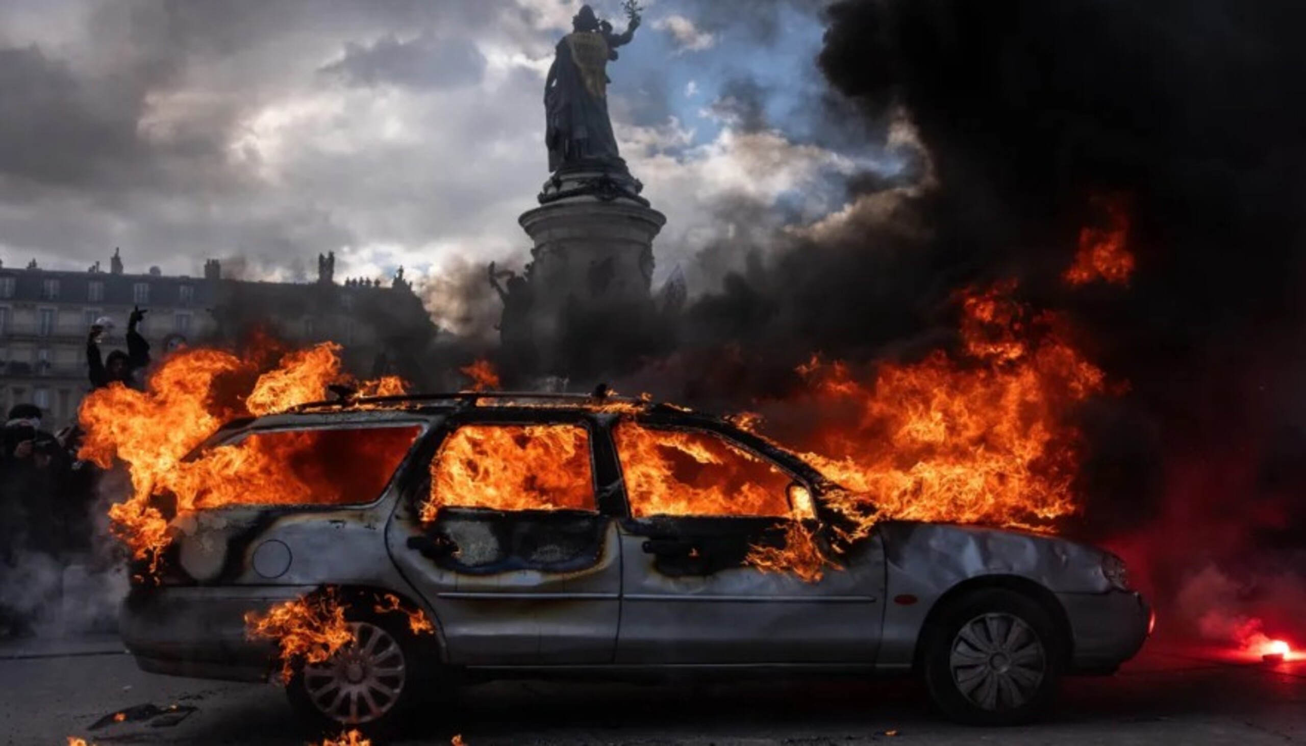 'Estamos tentando fazer uma revolução': da França à Albânia, protestos ...
